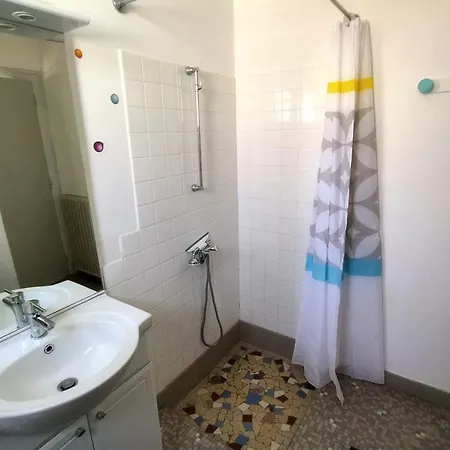 Maison De Vacances - Authentique Quartier De La Chaume - 4 A 5 Pers *